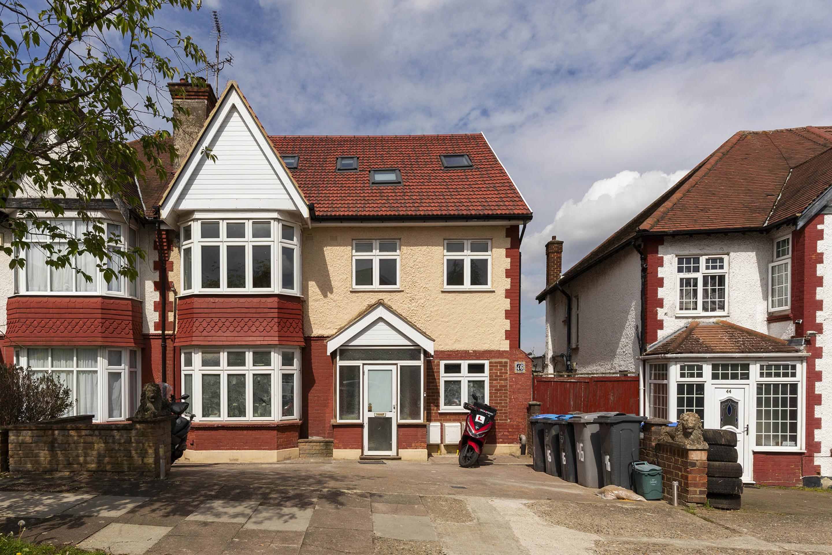 Stunning Newly Renovated Apartment Park Chase, Wembley HA9